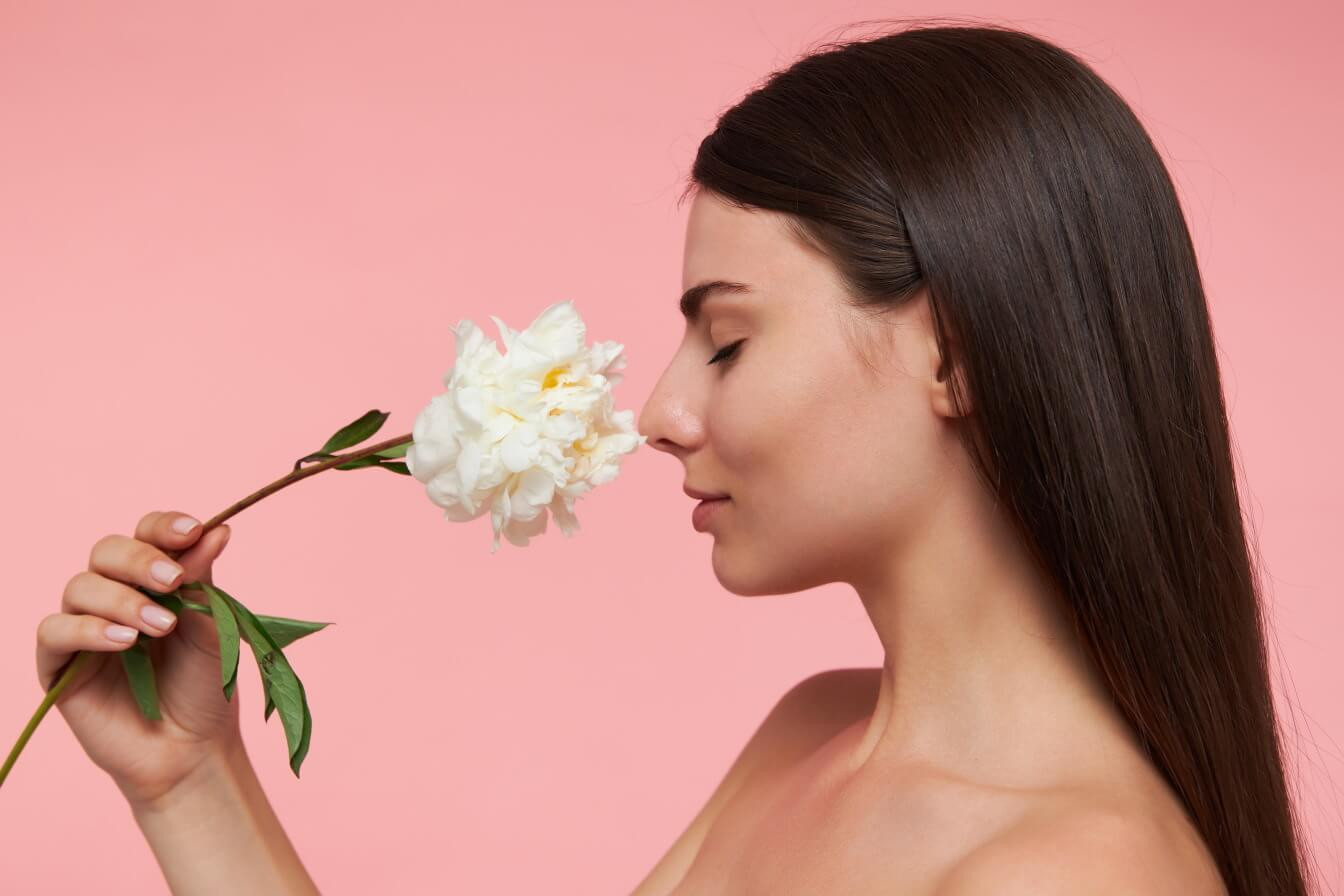 Jak dobrać perfumy damskie? Kompleksowy poradnik Fabryka Zapachu